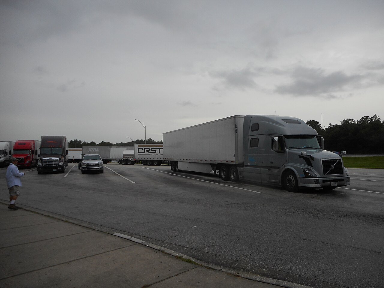 How to Find CDL-A Drivers: 6 Recruiting Channels That Work