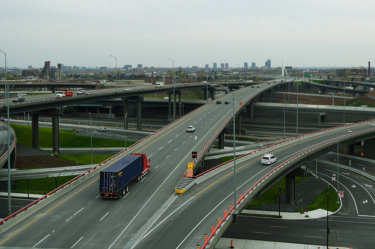 How to Read a CDL-A Job Offer: Pay, Bonus, Home Time